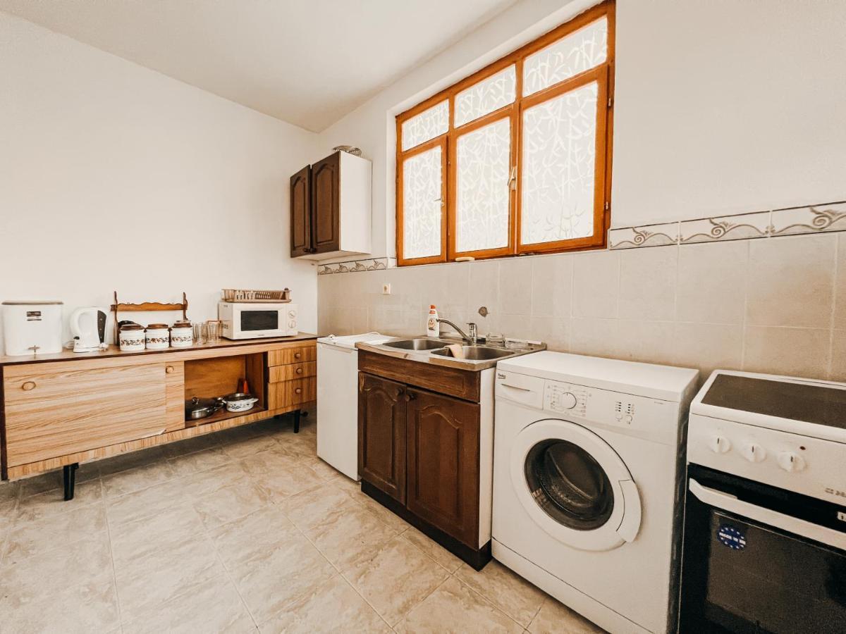 Vladivostok Apartments ติวัต ภายนอก รูปภาพ