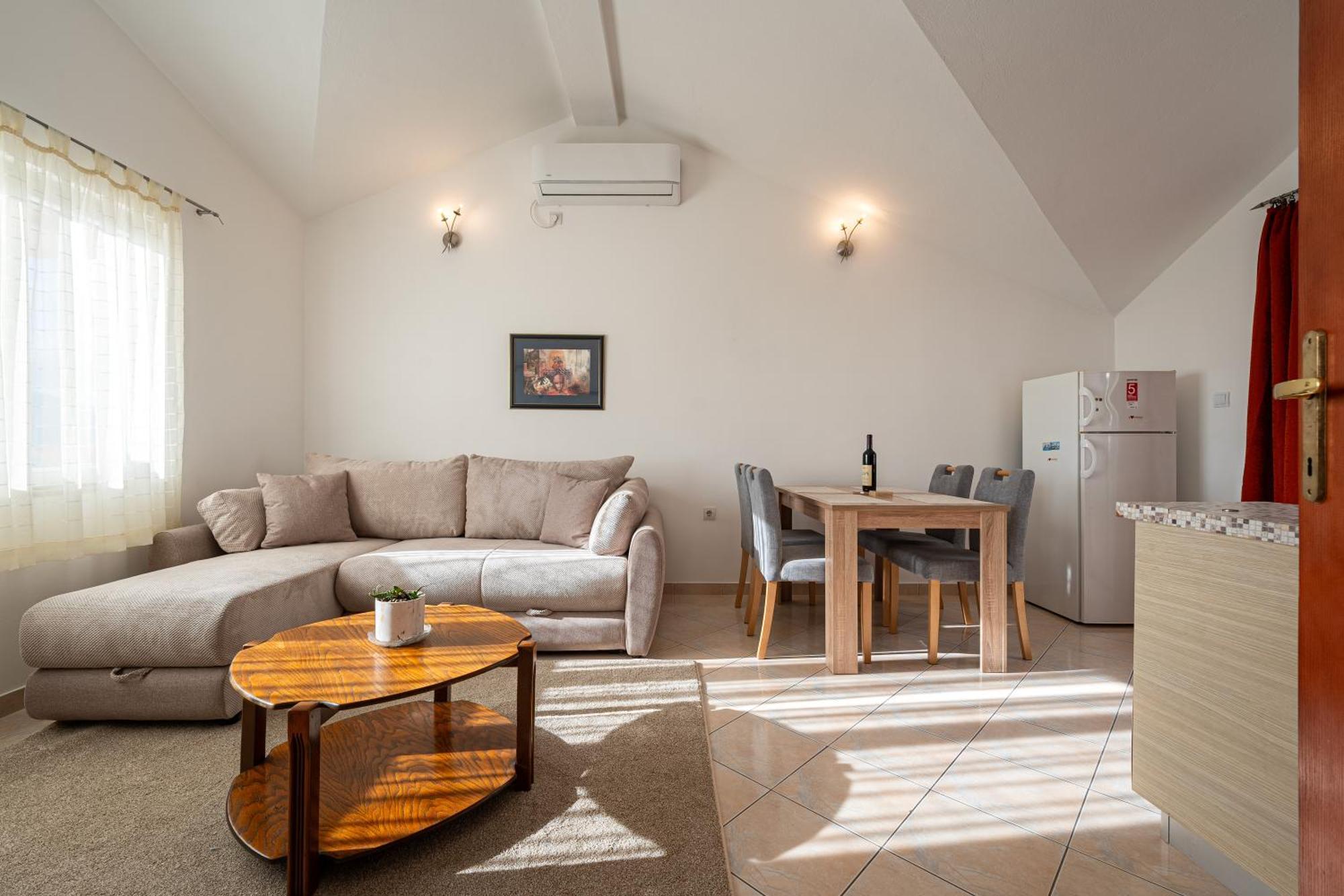 Vladivostok Apartments ติวัต ภายนอก รูปภาพ