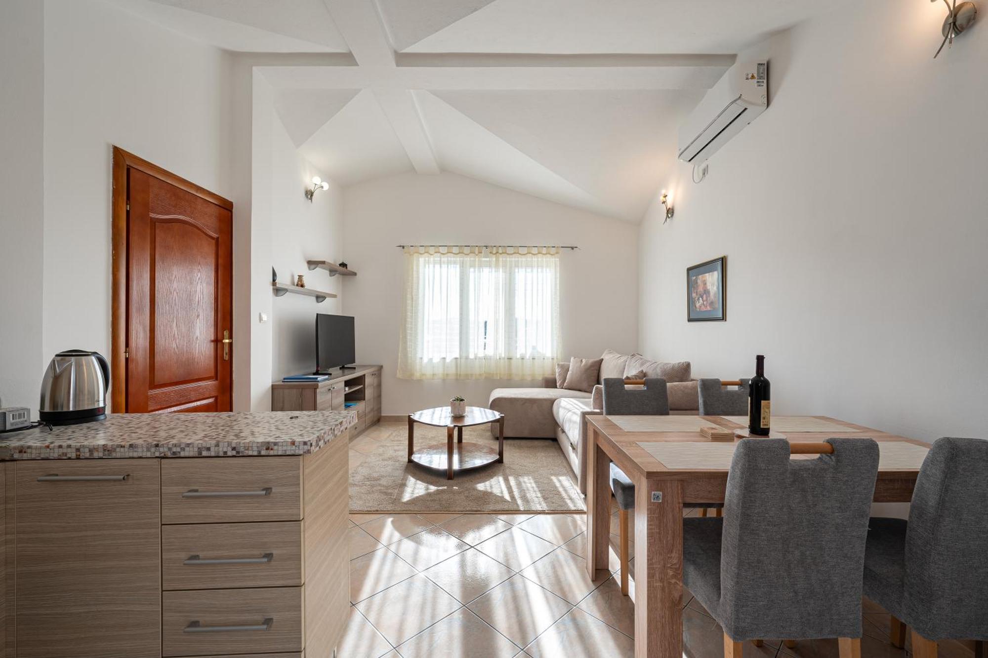 Vladivostok Apartments ติวัต ภายนอก รูปภาพ